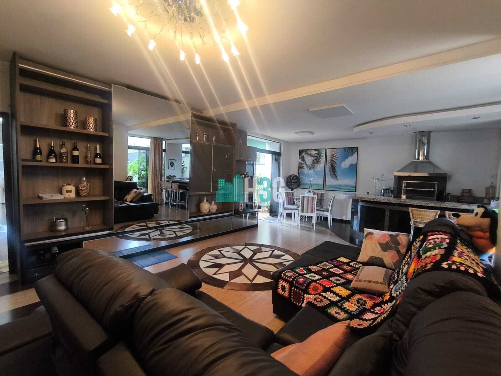 Casa a venda no Centro em Apucarana/Pr