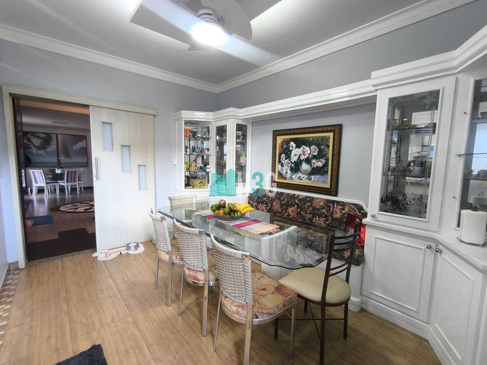 Casa a venda no Centro em Apucarana/Pr
