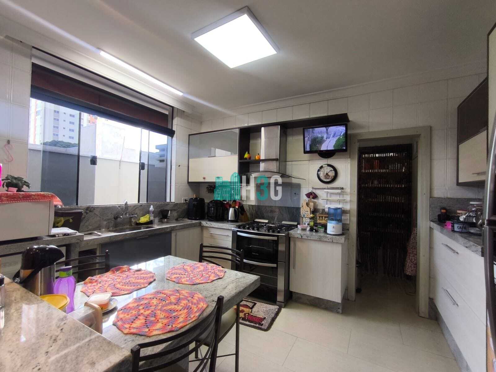 Casa a venda no Centro em Apucarana/Pr