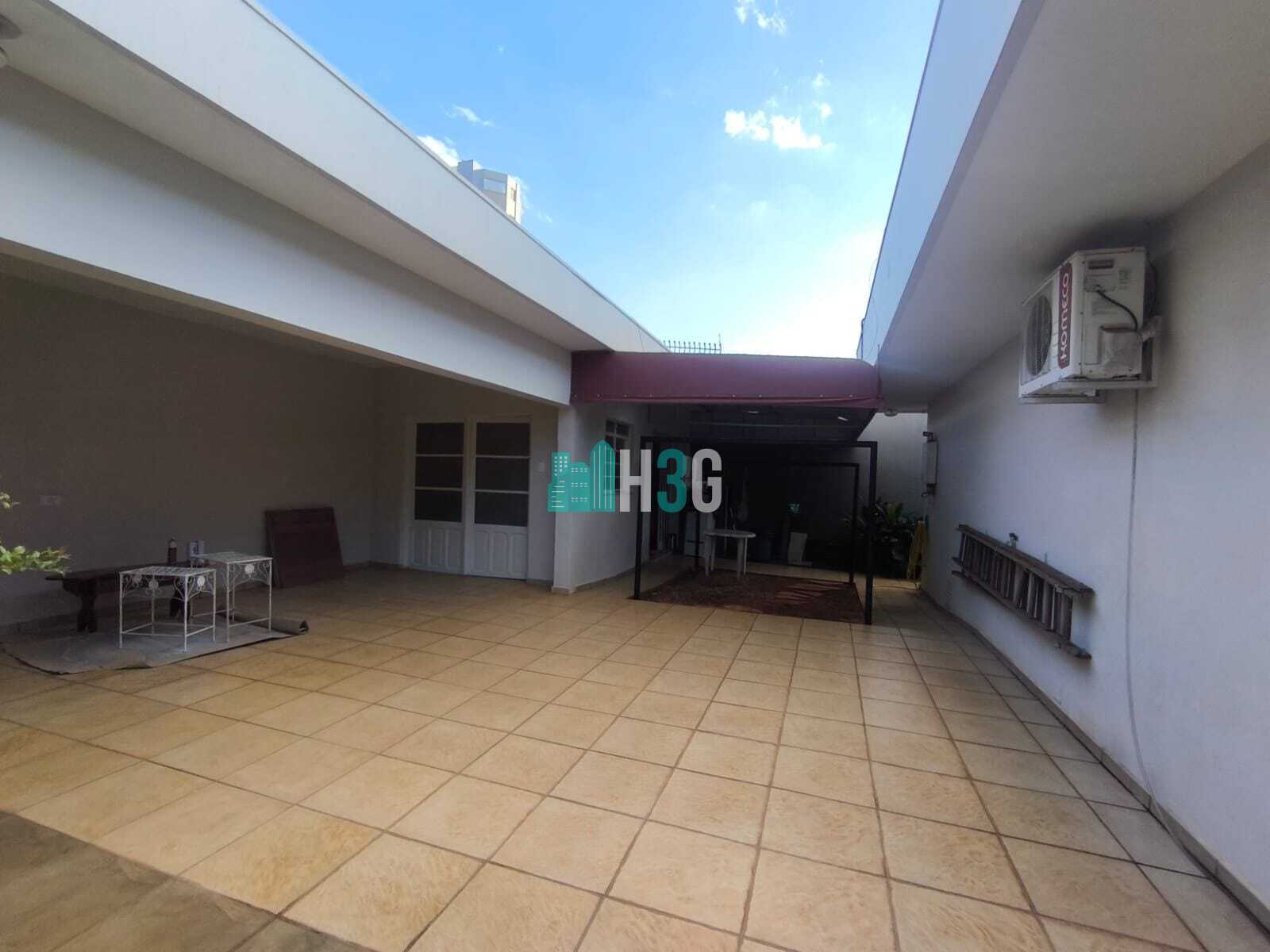 Casa a venda no Centro em Apucarana/Pr