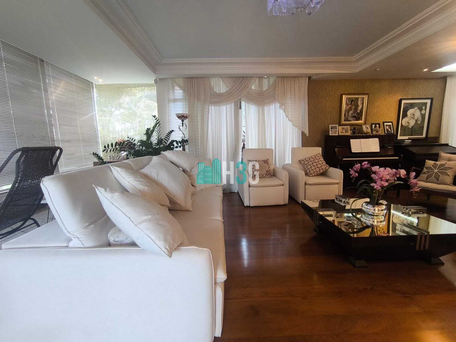 Casa a venda no Centro em Apucarana/Pr